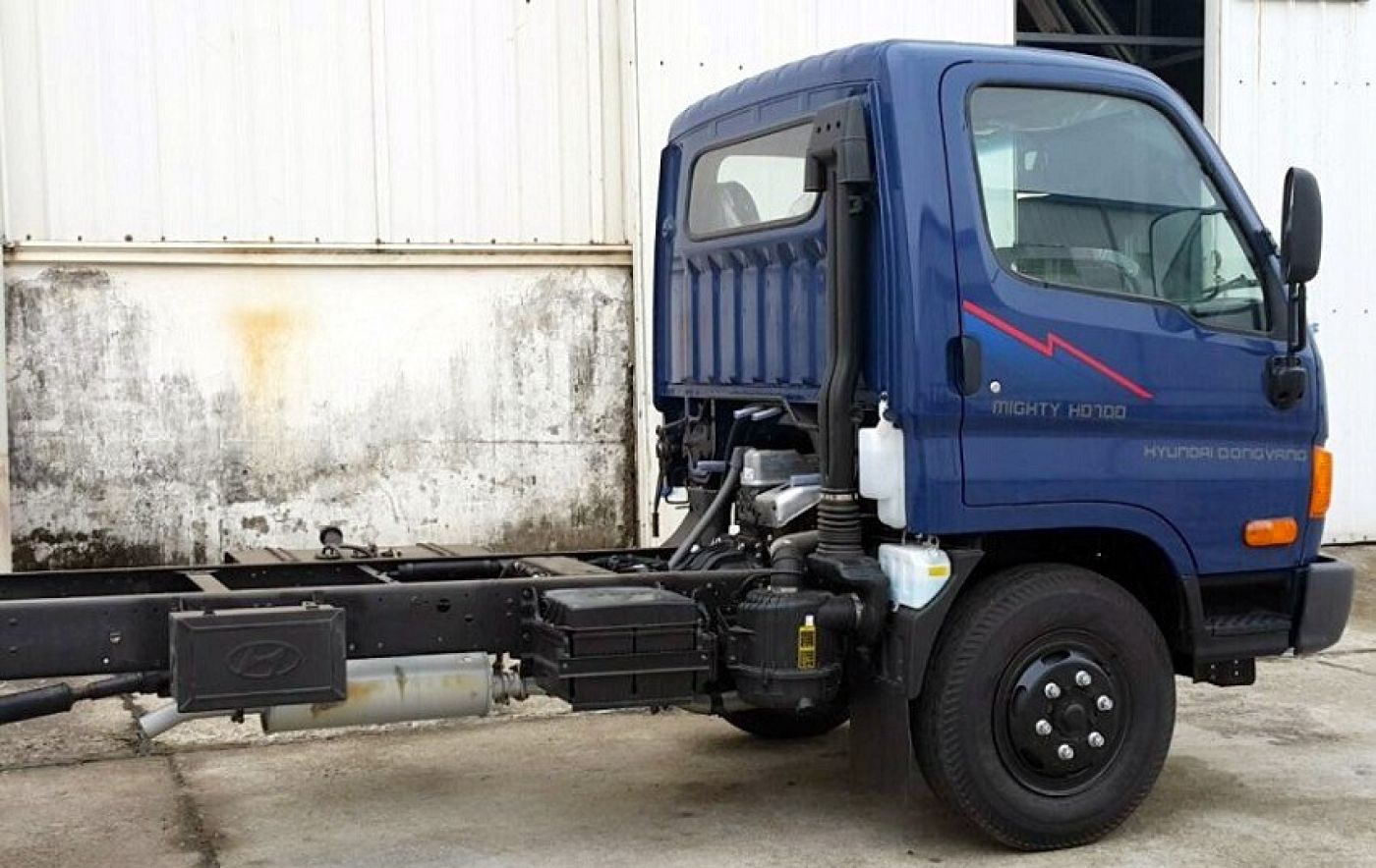 Xe tải gắn cẩu hyundai New Mighty 7 tấn 110S