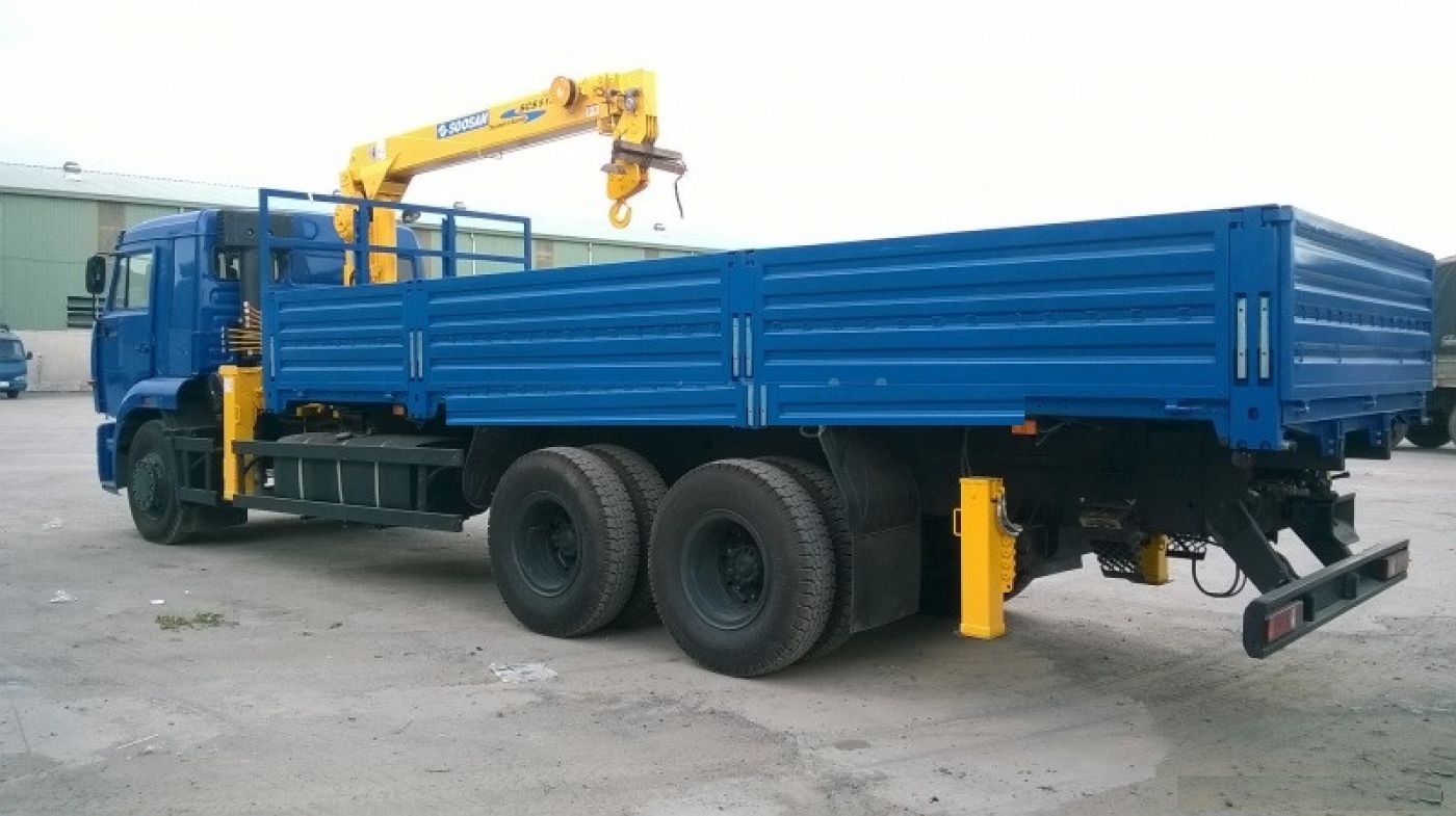 Xe tải cẩu Kamaz 13.2 tấn